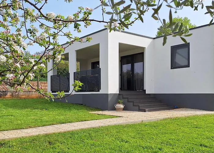 Modern Family House Lucia With Big Garden
