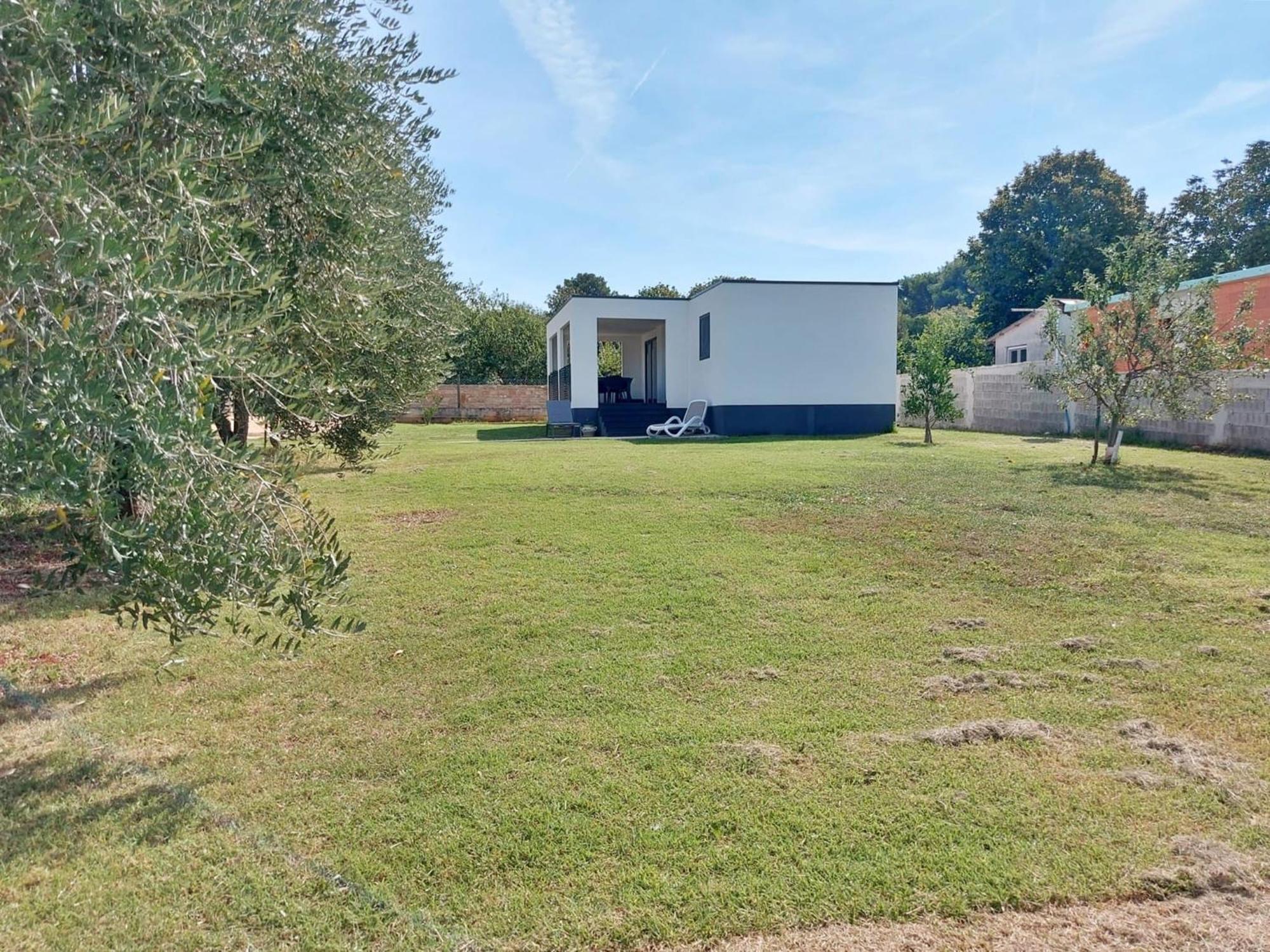 Modern Family House Lucia With Big Garden *
