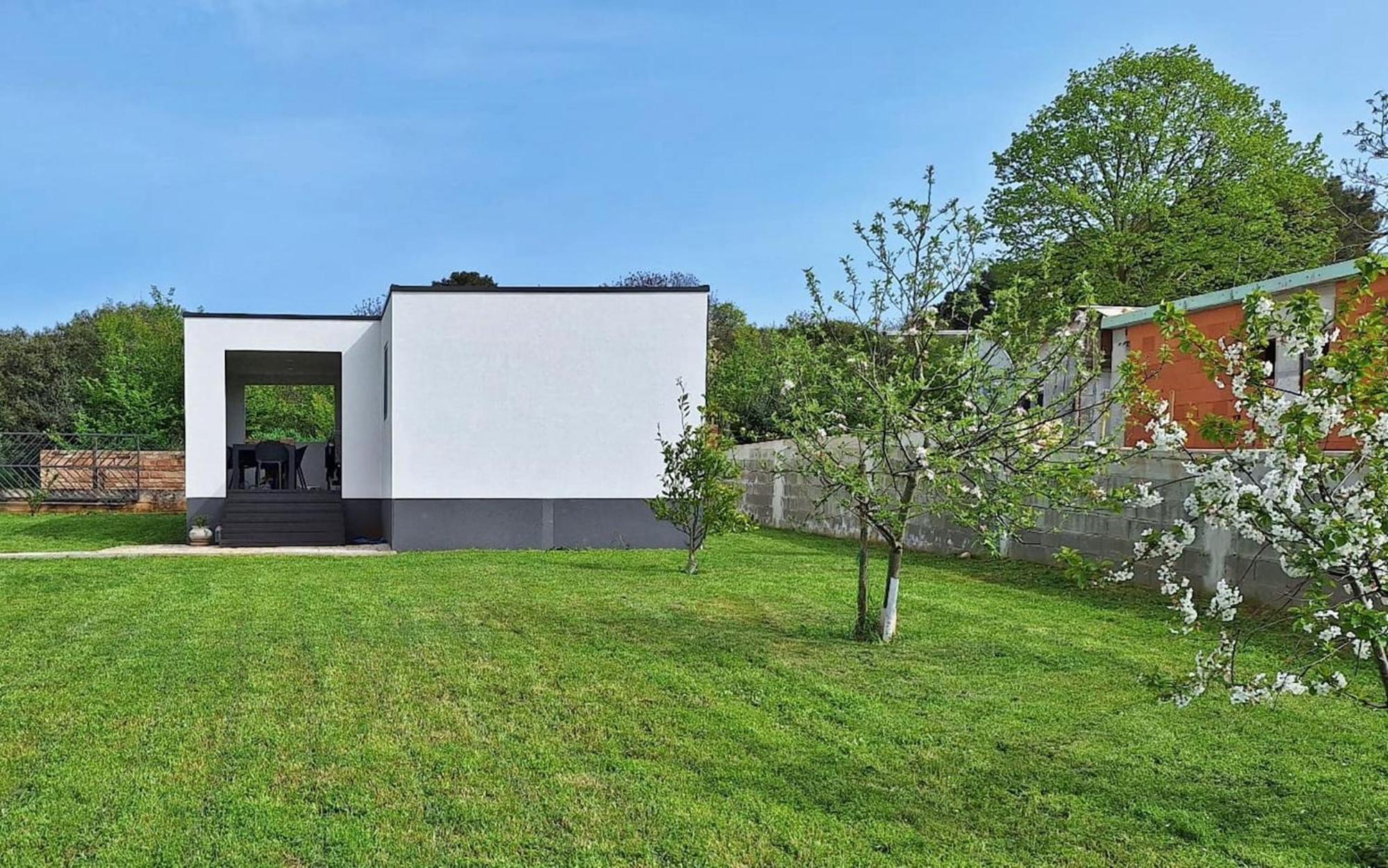 Modern Family House Lucia With Big Garden *